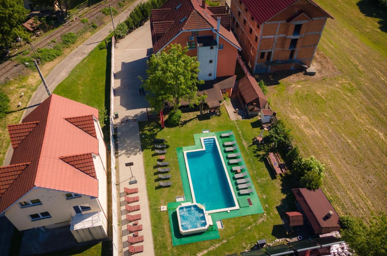 Pensiunea Casa Porojan ไบเออลูนูไม ภายนอก รูปภาพ